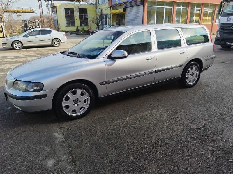 Volvo V70, снимка 3 - Автомобили и джипове - 48822061