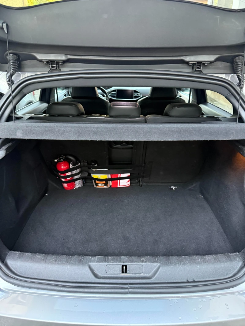 Peugeot 308 2.0 GT, 181 кс. Full LED, снимка 10 - Автомобили и джипове - 52579702