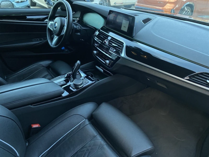 BMW 530 xDrive, снимка 8 - Автомобили и джипове - 52201763