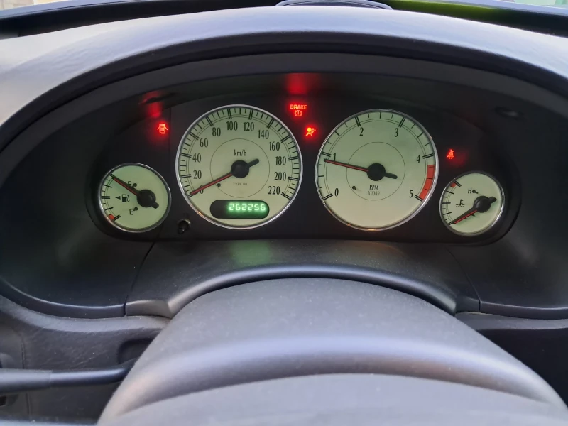 Chrysler Voyager 4 генерация, снимка 9 - Автомобили и джипове - 52383801