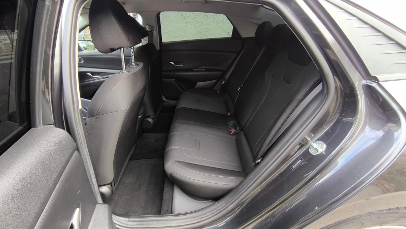 Hyundai Elantra 2.0 БЕНЗИН АВТОМАТ, снимка 8 - Автомобили и джипове - 52442186