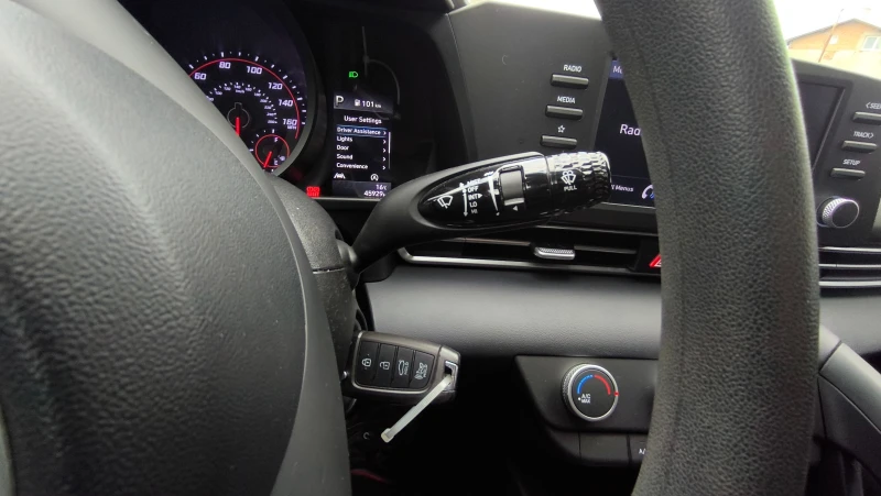 Hyundai Elantra 2.0 БЕНЗИН АВТОМАТ, снимка 14 - Автомобили и джипове - 52442186