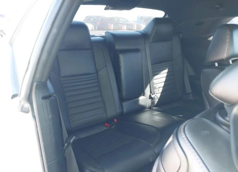 Dodge Challenger, снимка 8 - Автомобили и джипове - 53094406