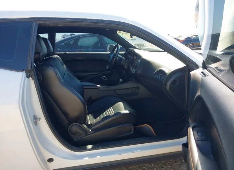 Dodge Challenger, снимка 5 - Автомобили и джипове - 53094406