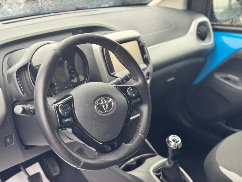 Toyota Aygo 2017 * NAVI*  1.0 VVT-i MT , снимка 10 - Автомобили и джипове - 53485547