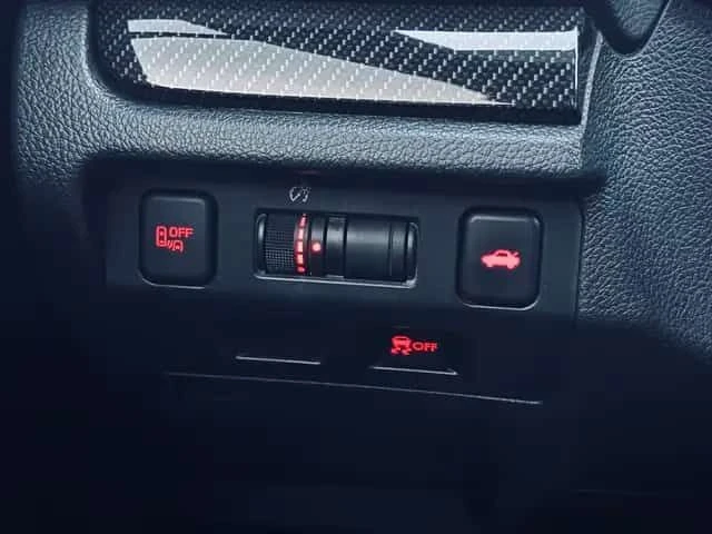 Subaru WRX * 4dr Sdn Sport * ПАНО * ПОДГРЕВИ * CARFAX, снимка 12 - Автомобили и джипове - 54027088