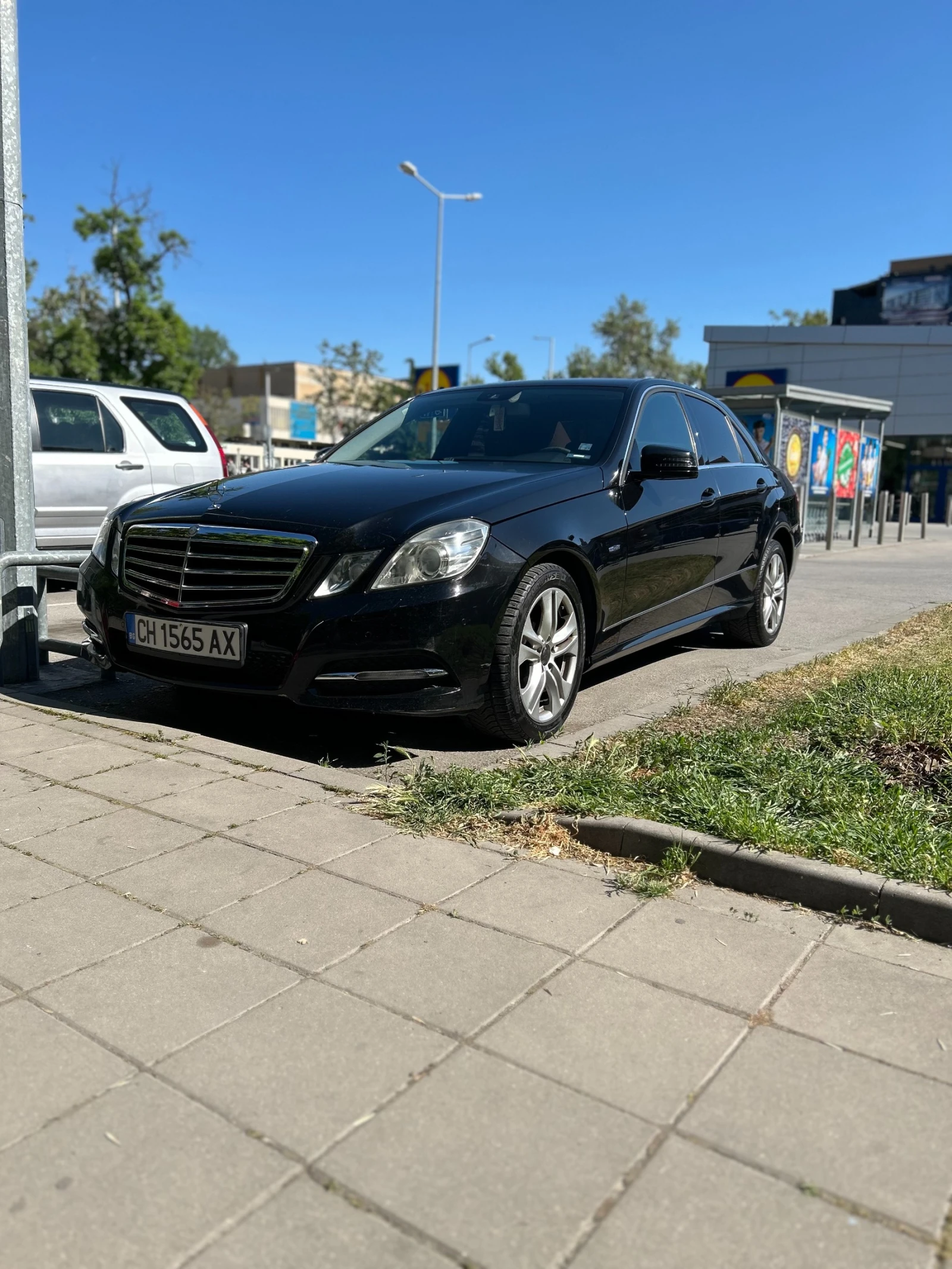 Mercedes-Benz E 220, снимка 1