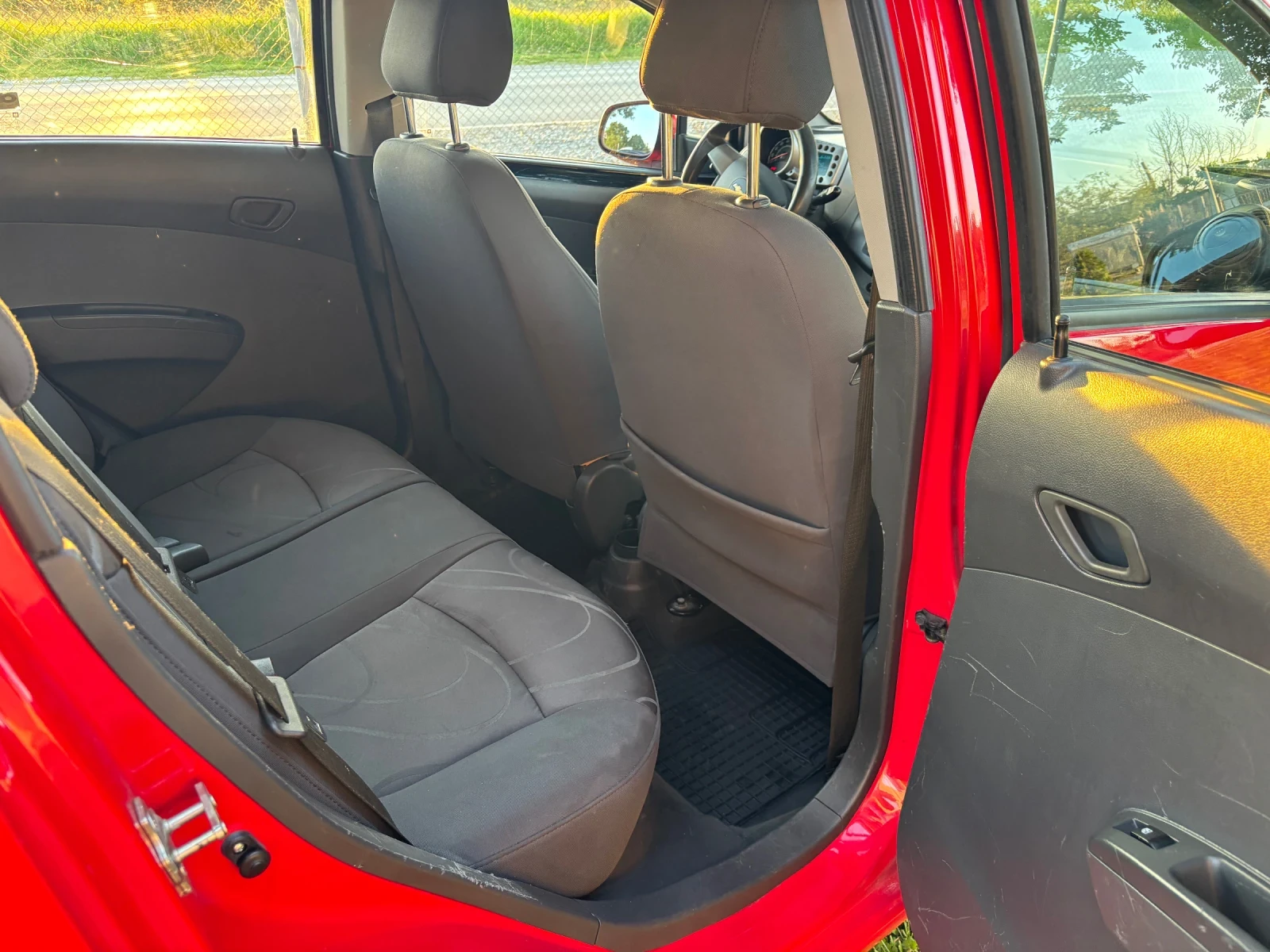 Chevrolet Spark 1.0i 70ks - изображение 10