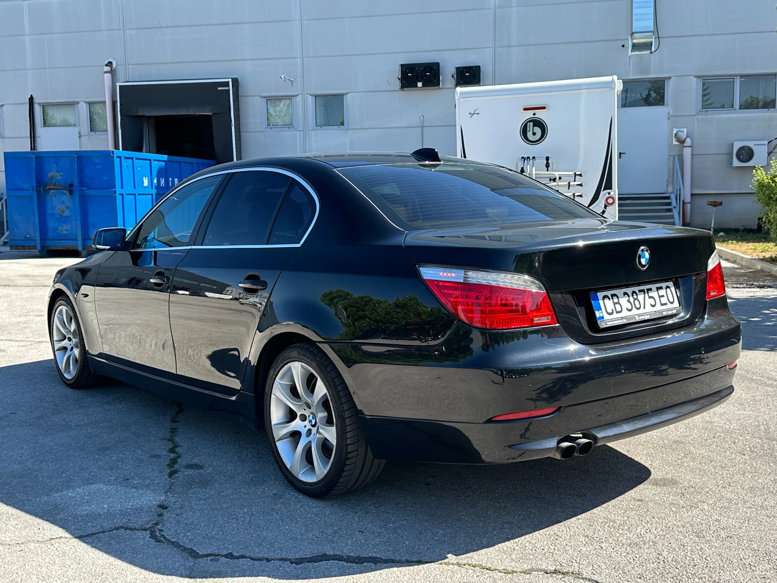 BMW 523 190кс, Фейслифт - изображение 3