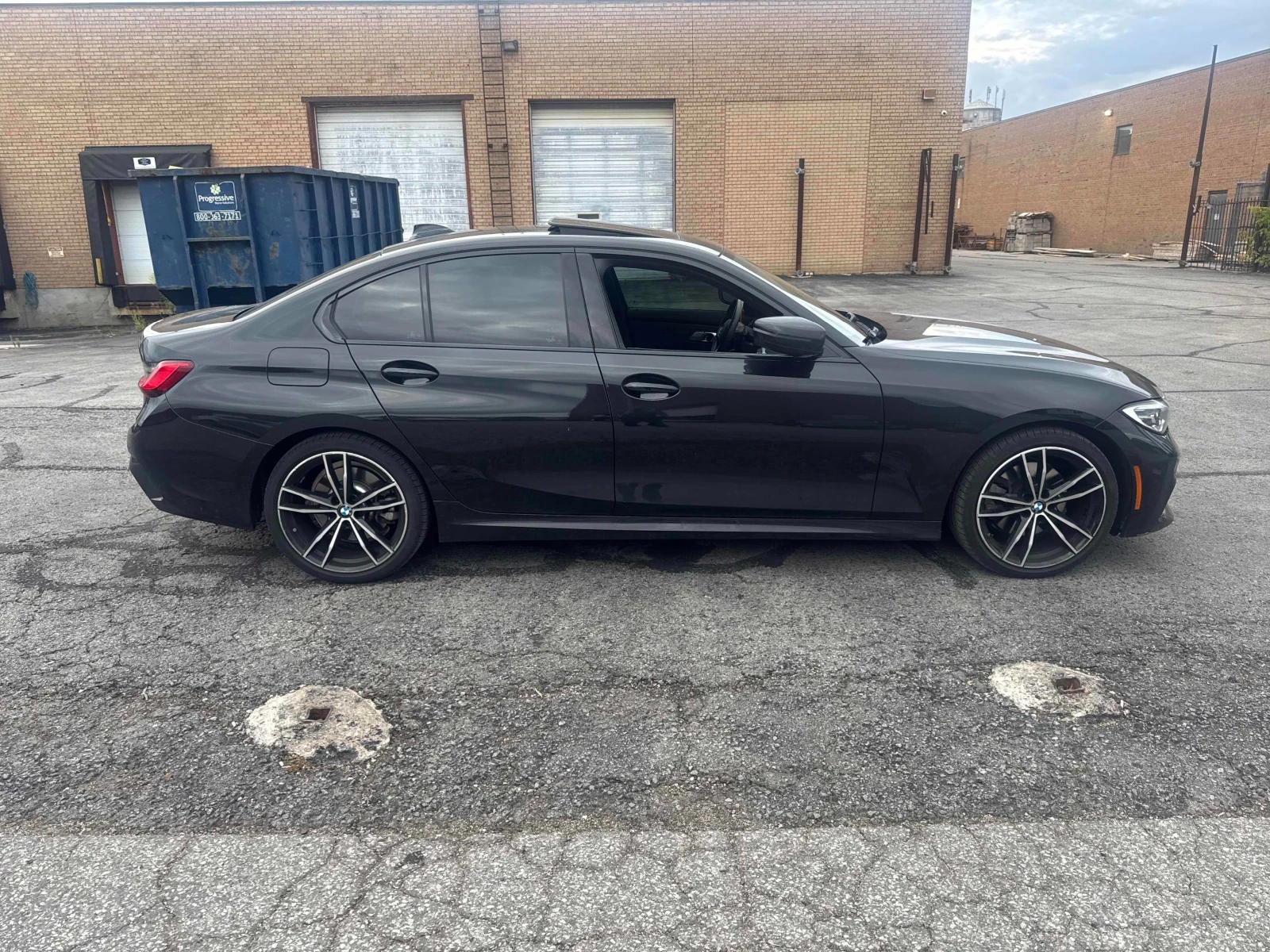 BMW 330 xDrive CARFAX * * АВТО КРЕДИТ * *  - изображение 2