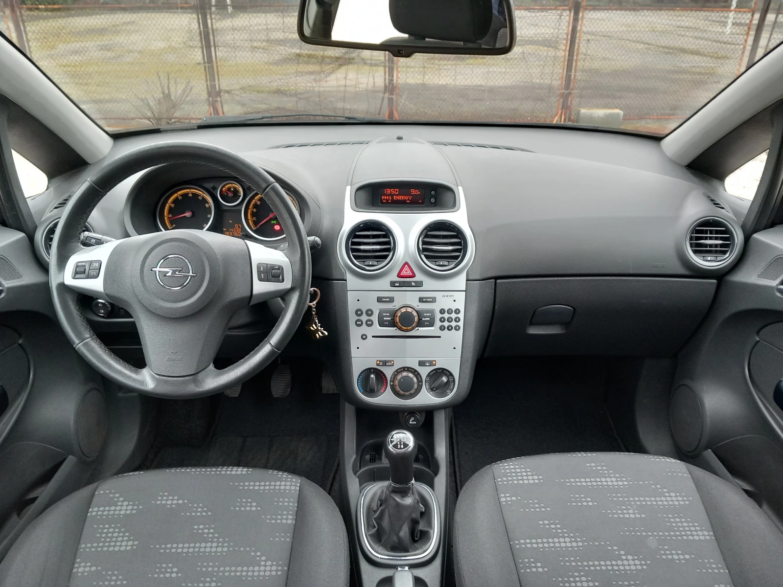 Opel Corsa 1.4 Facelift AC - изображение 9