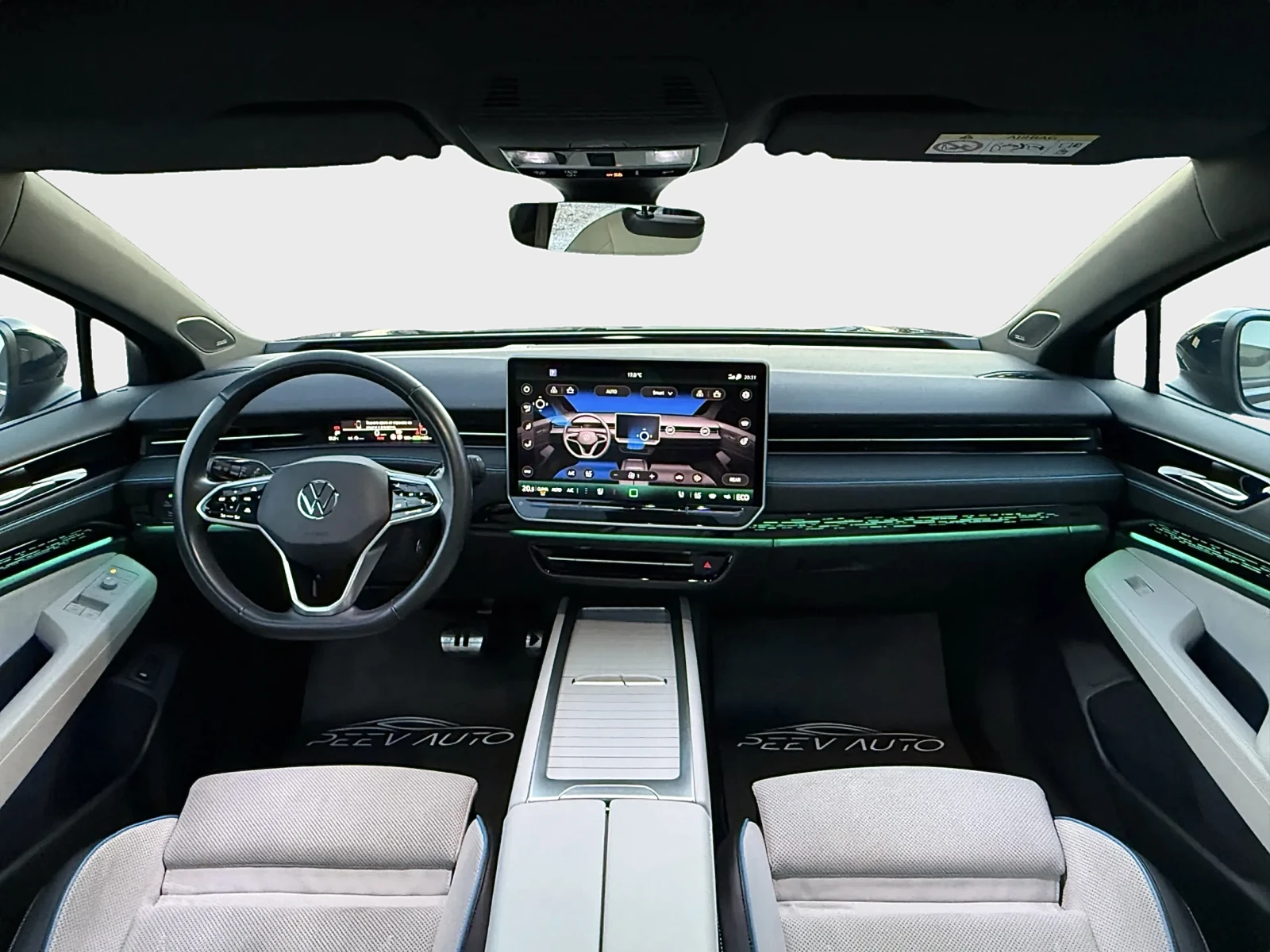 VW ID.7 PRO#PANORAMA#OBDUH#ГАРАНЦИЯ ДО 2032Г. ИЛИ 160000, снимка 13 - Автомобили и джипове - 54568403