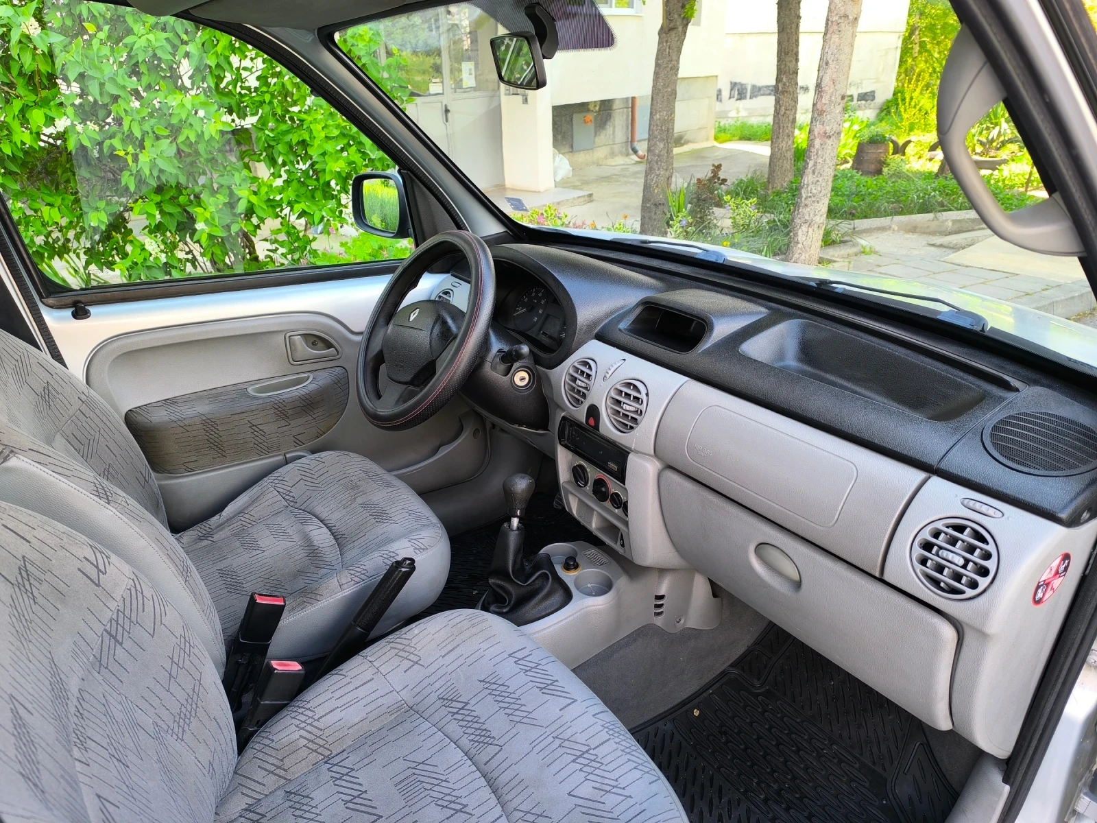 Renault Kangoo 1.5 dci, снимка 6 - Автомобили и джипове - 54659957