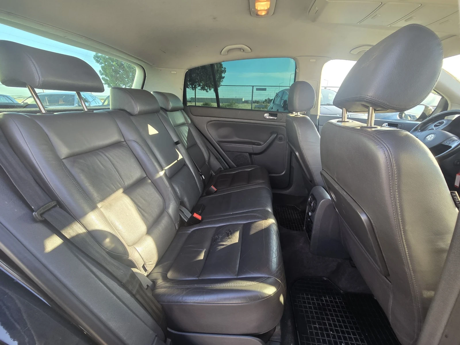 VW Golf Plus 2.0 TDI, снимка 9 - Автомобили и джипове - 54749396