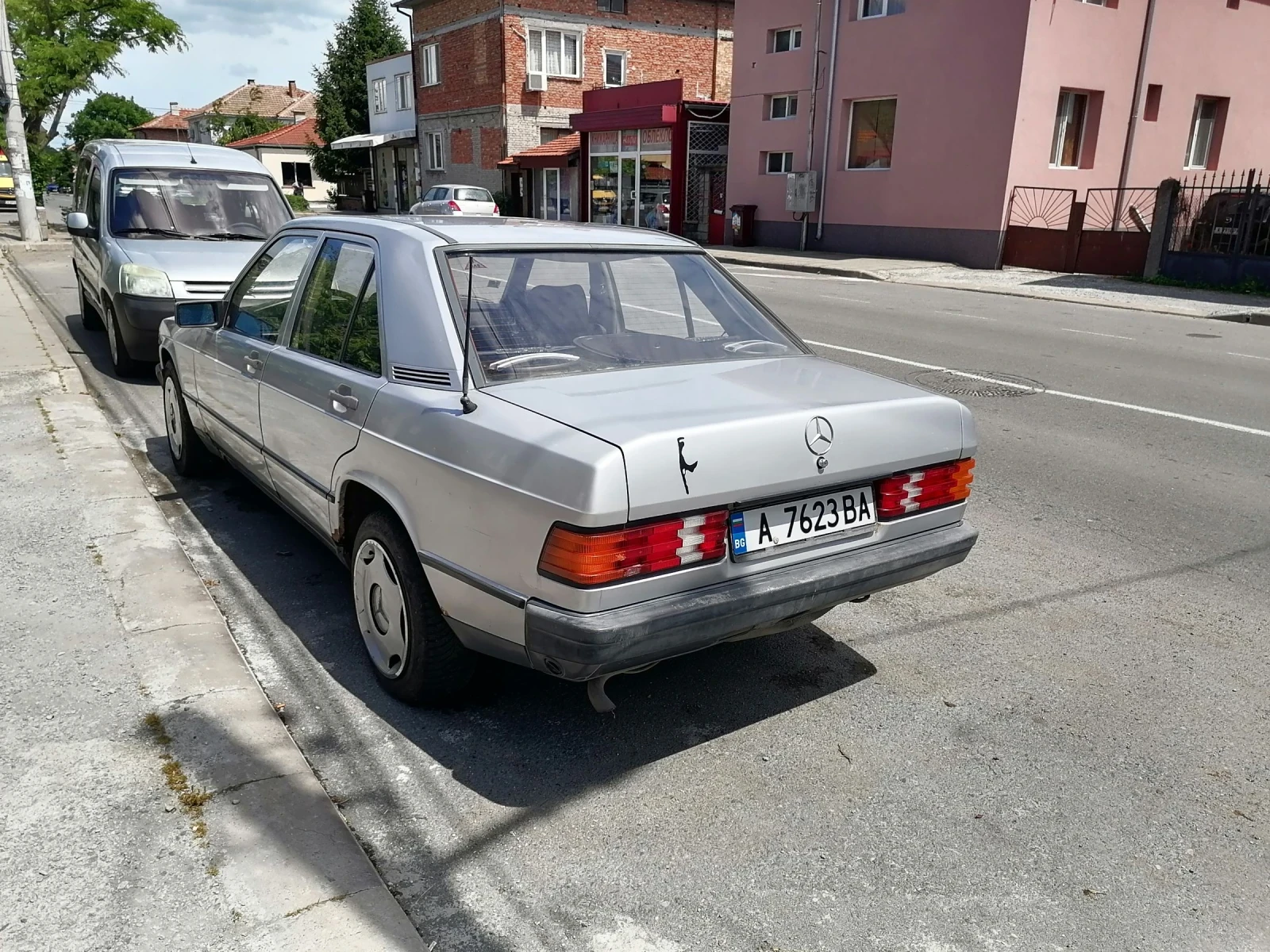 Mercedes-Benz 190, снимка 6 - Автомобили и джипове - 54900502