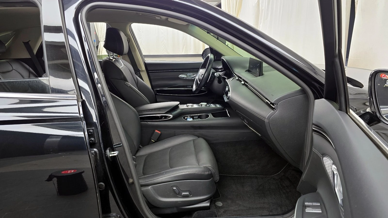 Genesis GV70 2.5* KEYLESS* ПОДГРЕВ ВОЛАН* ЕЛ. БАГАЖНИК* КРАЙНА , снимка 11 - Автомобили и джипове - 55302205