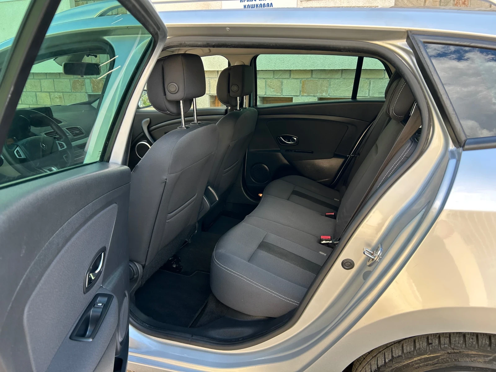 Renault Megane 2.0i XENON НАВИ, снимка 15 - Автомобили и джипове - 55415780