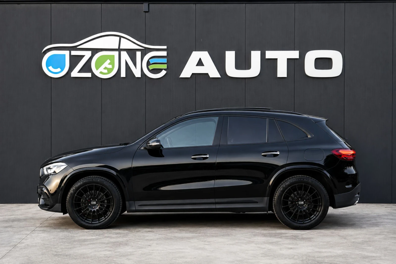 Mercedes-Benz GLA 220 AMG/4MATIC/360/LED, снимка 4 - Автомобили и джипове - 55468463
