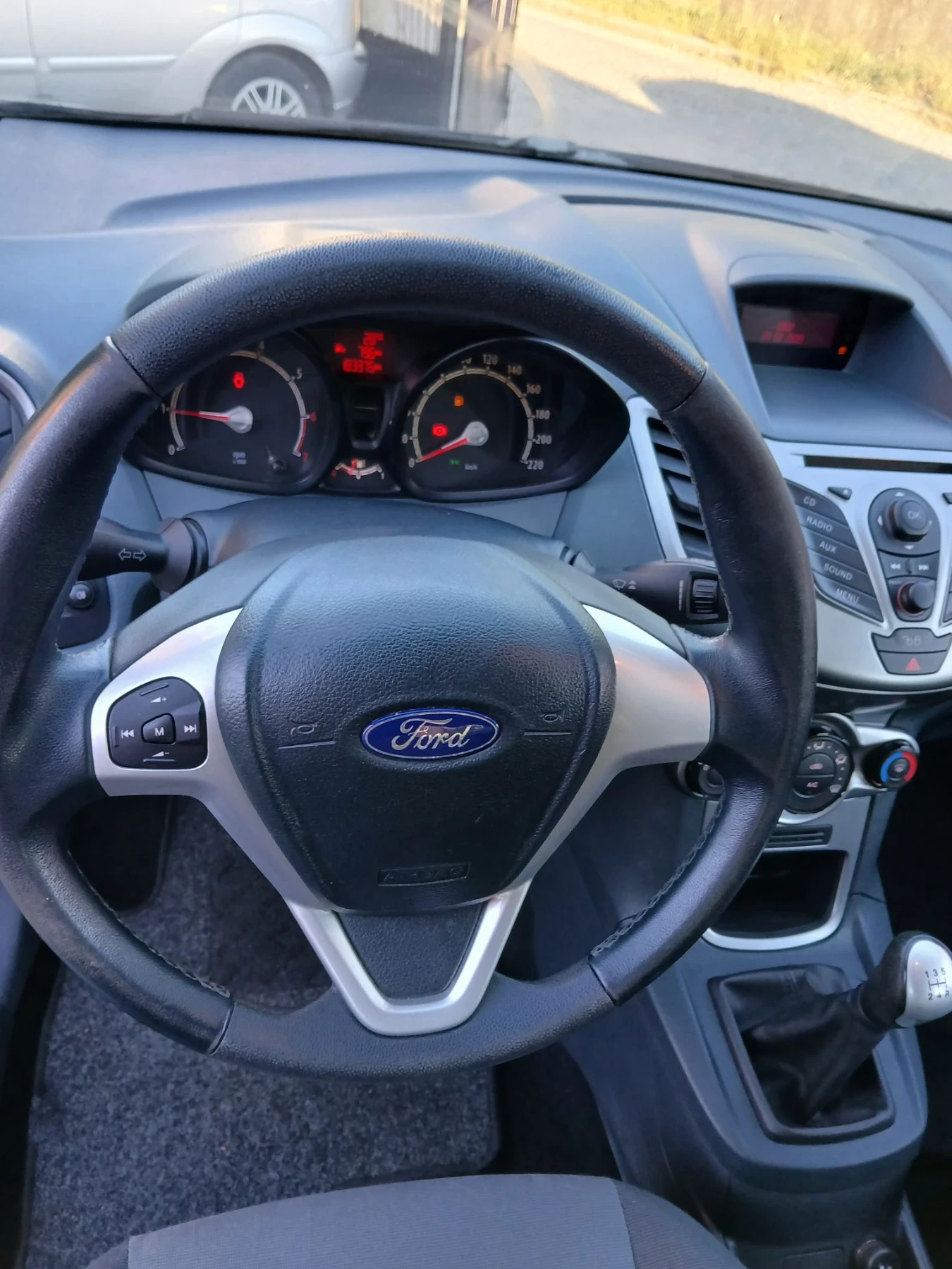 Ford Fiesta 1.25i, снимка 9 - Автомобили и джипове - 55732427