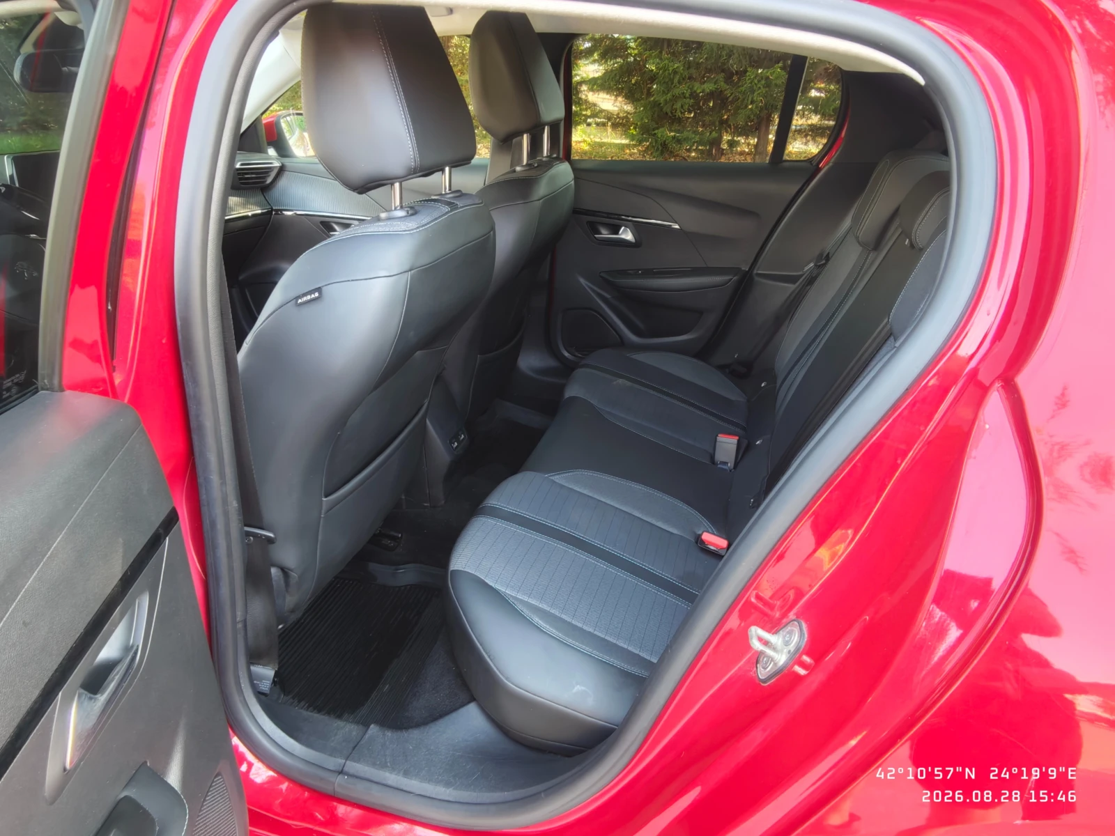 Peugeot 208 1.2 PureTech 100 EAT8 EURO 6, снимка 5 - Автомобили и джипове - 55886450