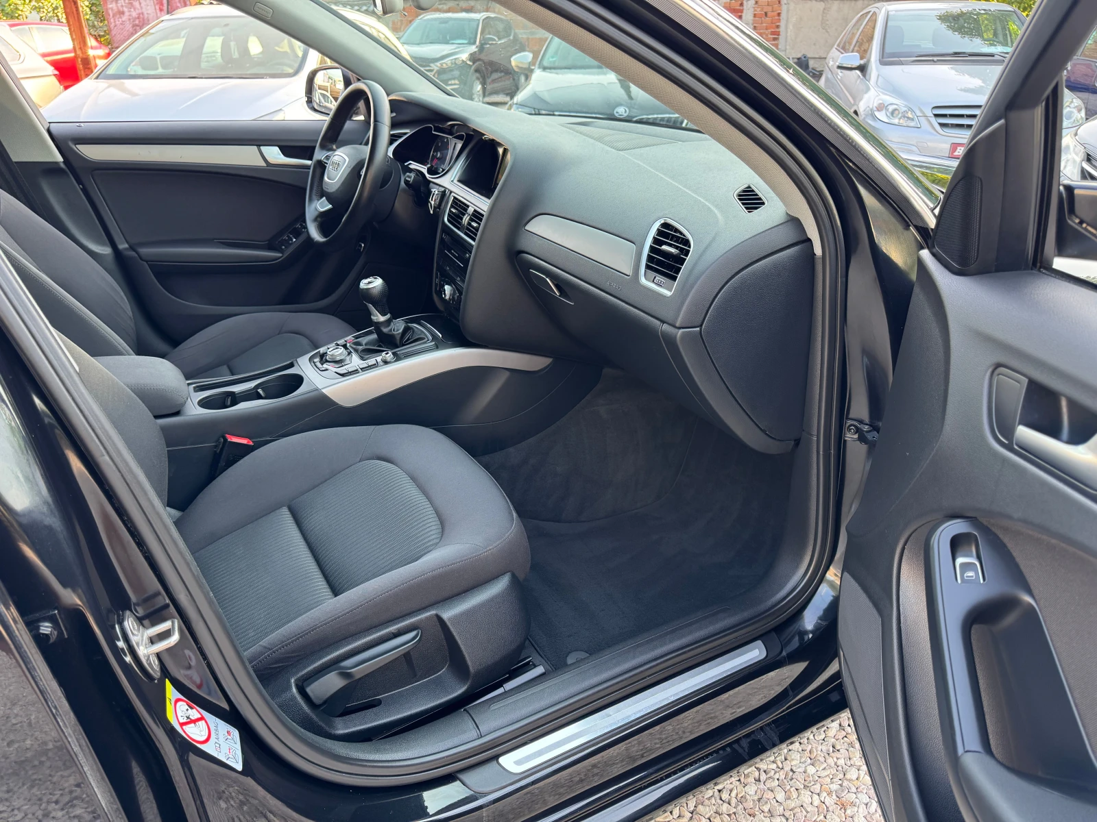 Audi A4 2.0TDI, снимка 17 - Автомобили и джипове - 55903827