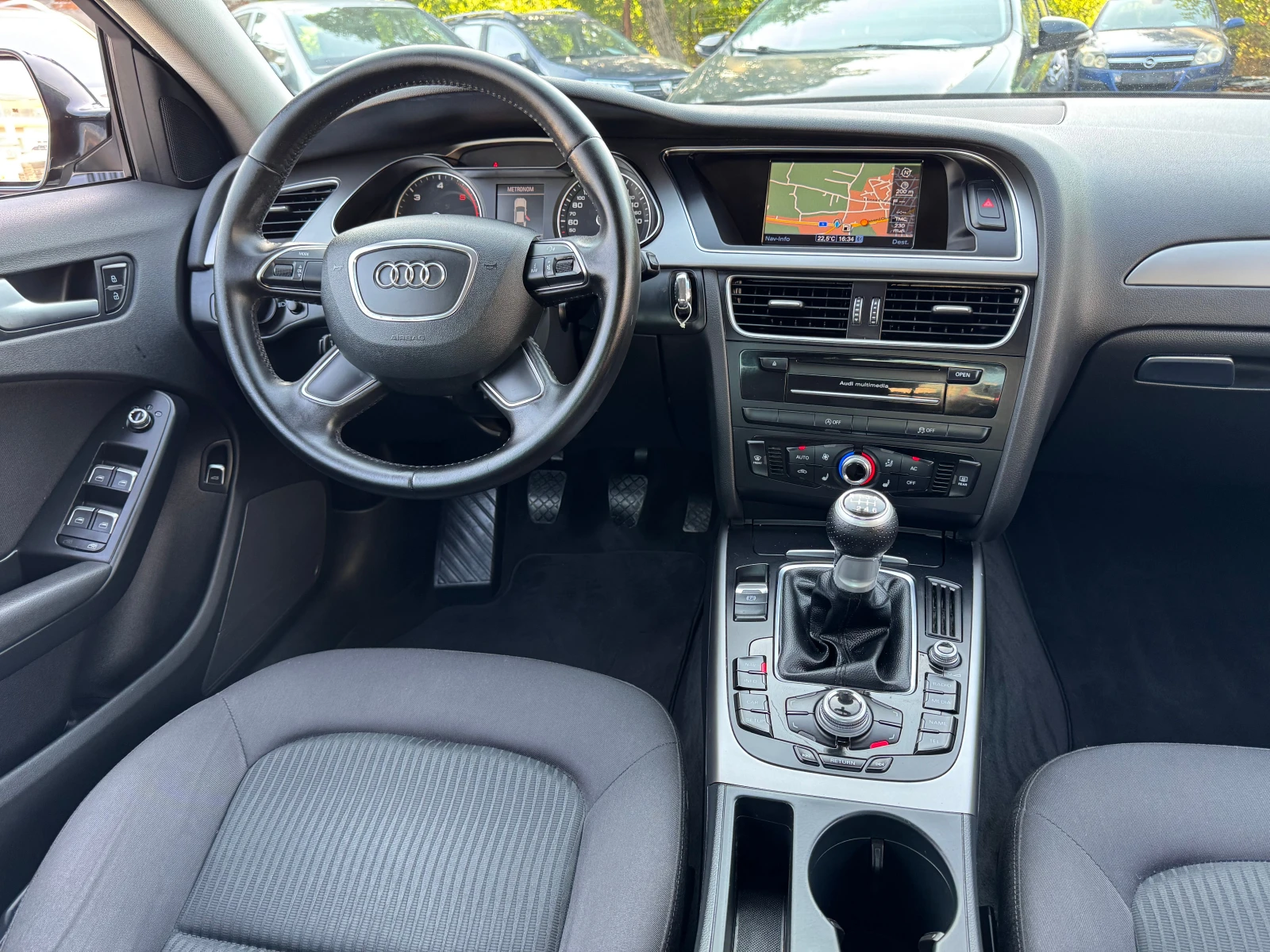 Audi A4 2.0TDI, снимка 11 - Автомобили и джипове - 55903827