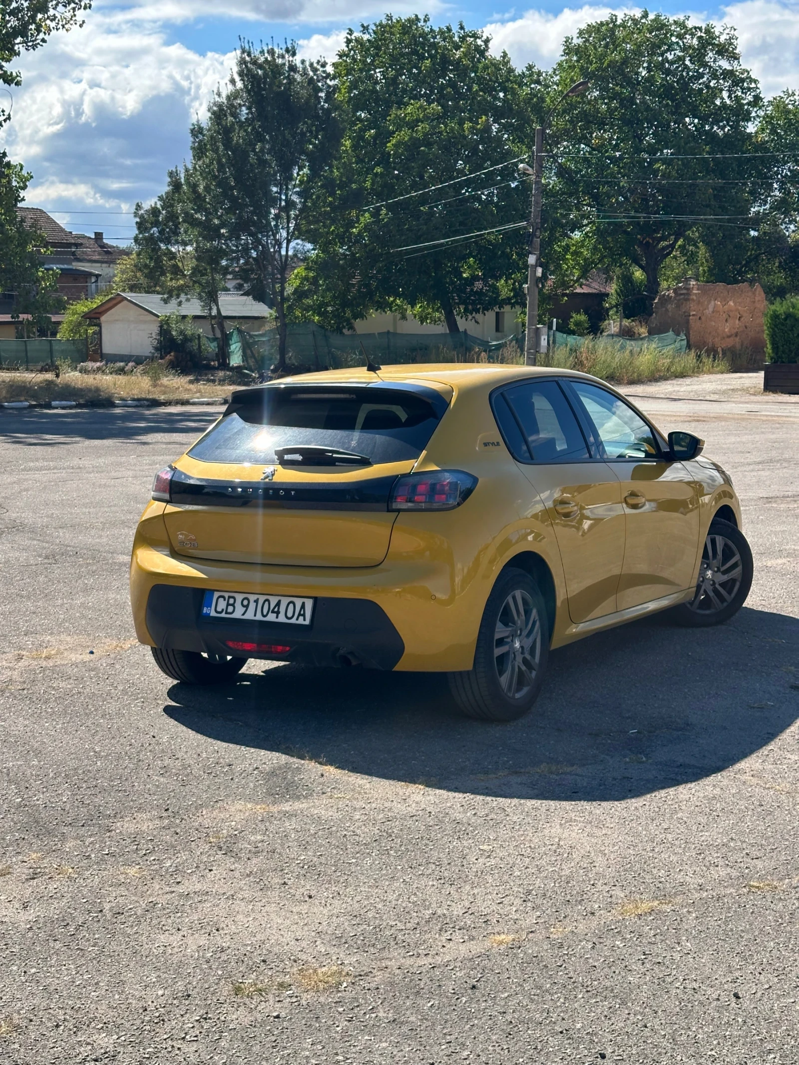 Peugeot 208 1.2 puretech STYLE, снимка 4 - Автомобили и джипове - 56244064