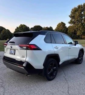 Toyota Rav4 Hybrid XLE AWD | CARFAX | ДВА КЛЮЧА | БЕЗ ИНЦИДЕНТ, снимка 4