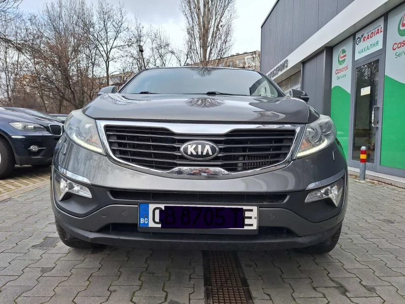 Kia Sportage 2.0 CRDI, снимка 2 - Автомобили и джипове - 48769447