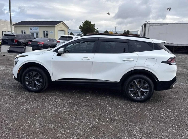 Kia Sportage Hybrid* 360cam* Обдух* Пано* Подгрев, снимка 3 - Автомобили и джипове - 52317322