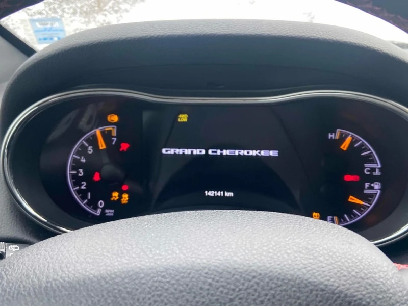 Jeep Grand cherokee * Trailhawk * CARFAX * БЕЗ ПЪРВОНАЧАЛНА ВНОСКА, снимка 8 - Автомобили и джипове - 52815126