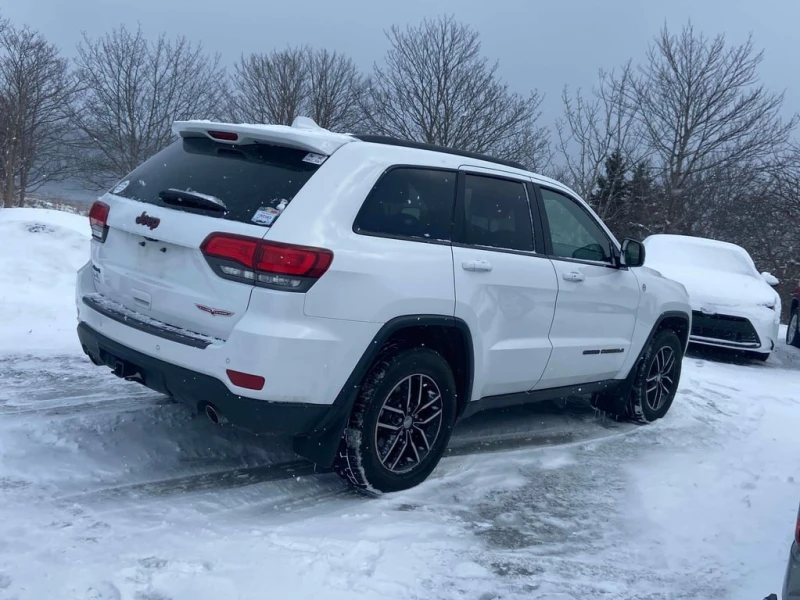 Jeep Grand cherokee * Trailhawk * CARFAX * БЕЗ ПЪРВОНАЧАЛНА ВНОСКА, снимка 3 - Автомобили и джипове - 52815126