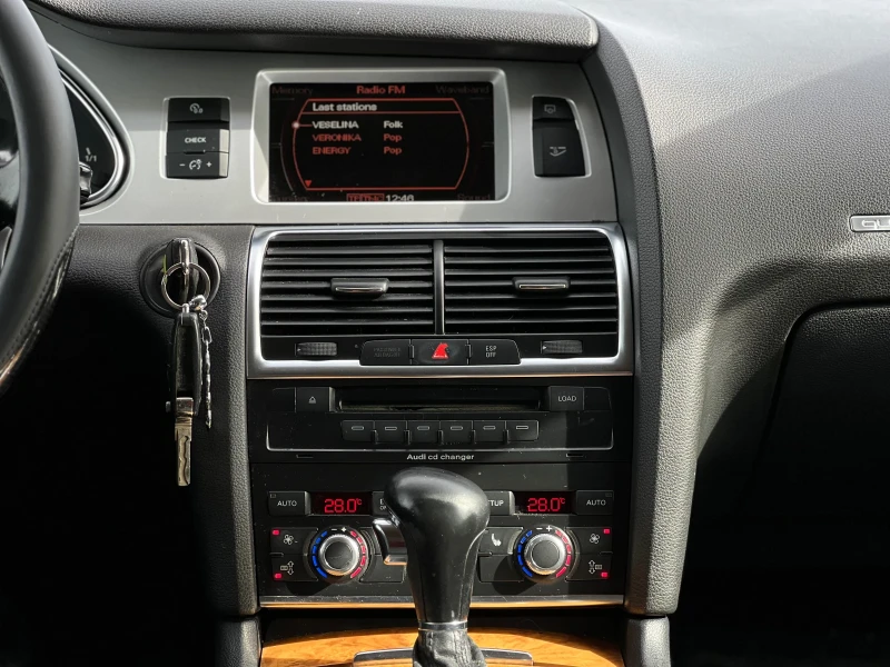 Audi Q7 3.0TDI-QUATTRO / НОВИ ДИСКОВЕ И НАКЛАДКИ /, снимка 12 - Автомобили и джипове - 53394629