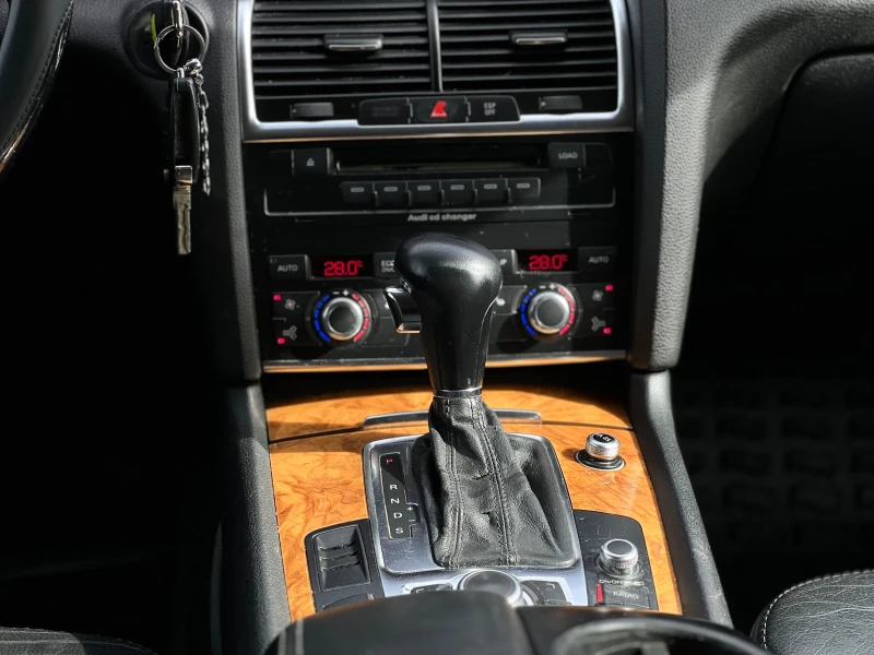 Audi Q7 3.0TDI-QUATTRO / НОВИ ДИСКОВЕ И НАКЛАДКИ /, снимка 10 - Автомобили и джипове - 53394629