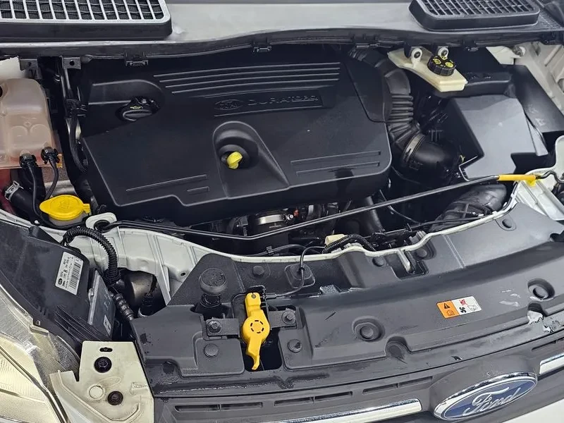 Ford Kuga 2.0 Diesel Trendy, снимка 6 - Автомобили и джипове - 54791402