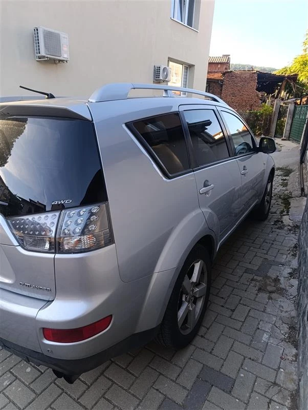 Mitsubishi Outlander, снимка 4 - Автомобили и джипове - 56359951