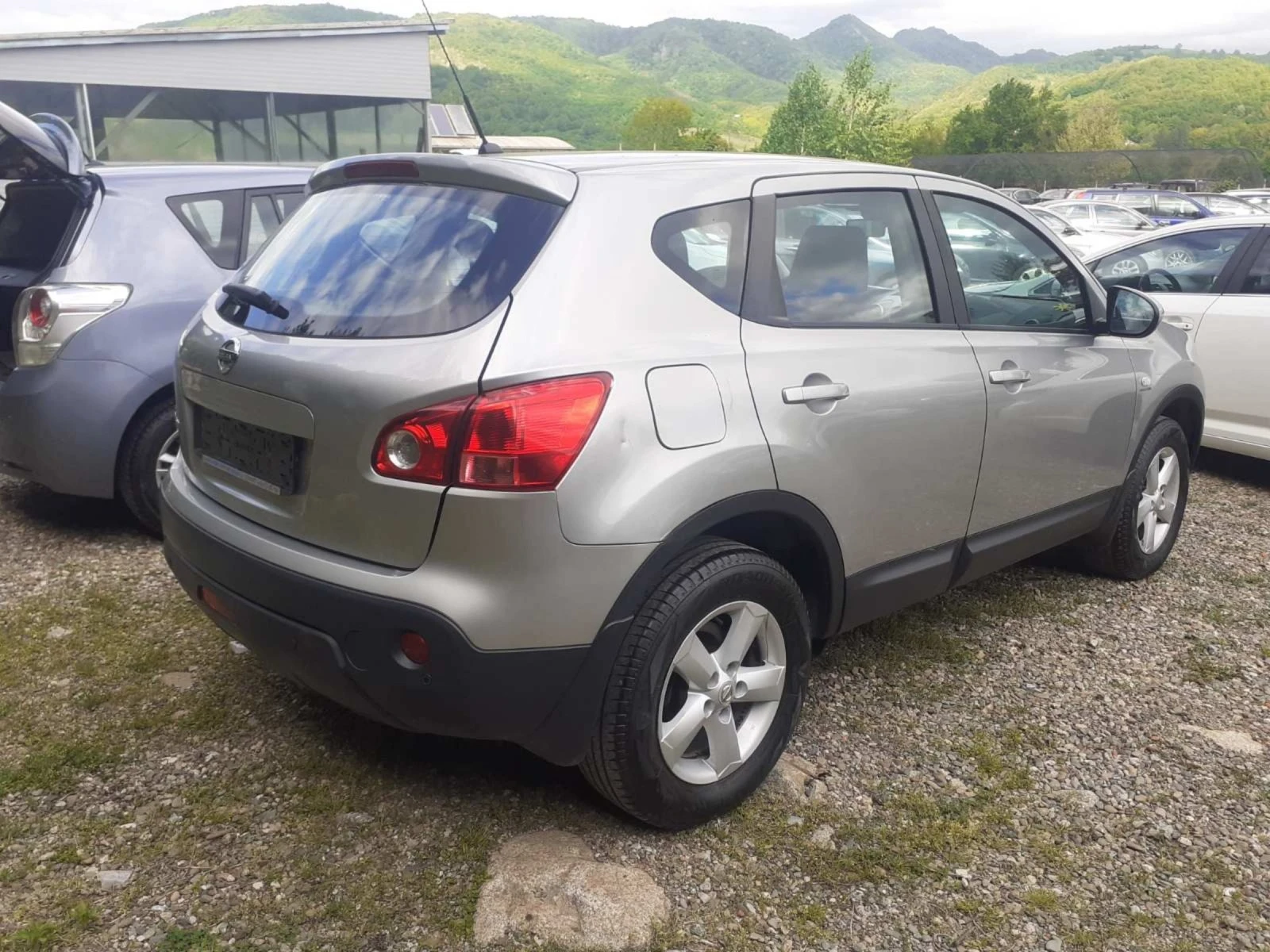 Nissan Qashqai 2.0i 140k.c. 6скорости ГАЗ  - изображение 3