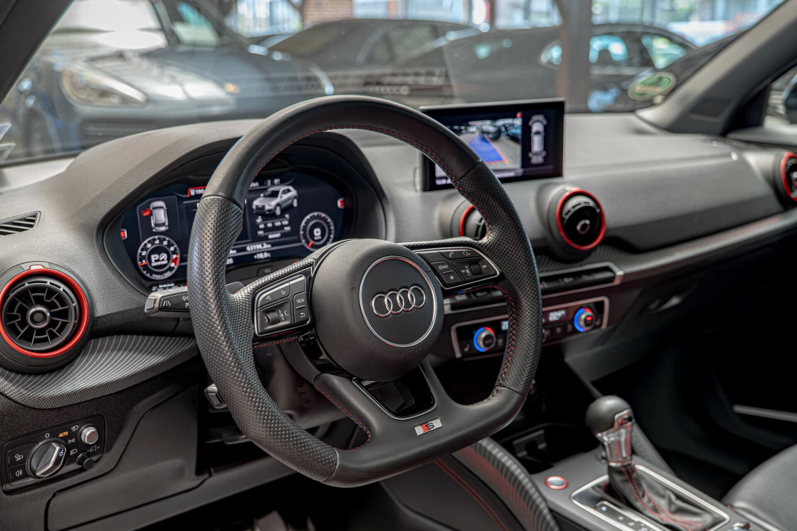 Audi Q2 SQ2/2.0TFSI/Quattro/Bang&Olufsen/Камера/HuD/Panora - изображение 6