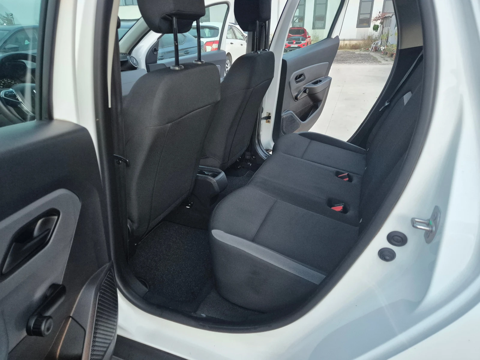 Dacia Duster N1 4x4 M/T1.5 DCI  | Mobile.bg   12