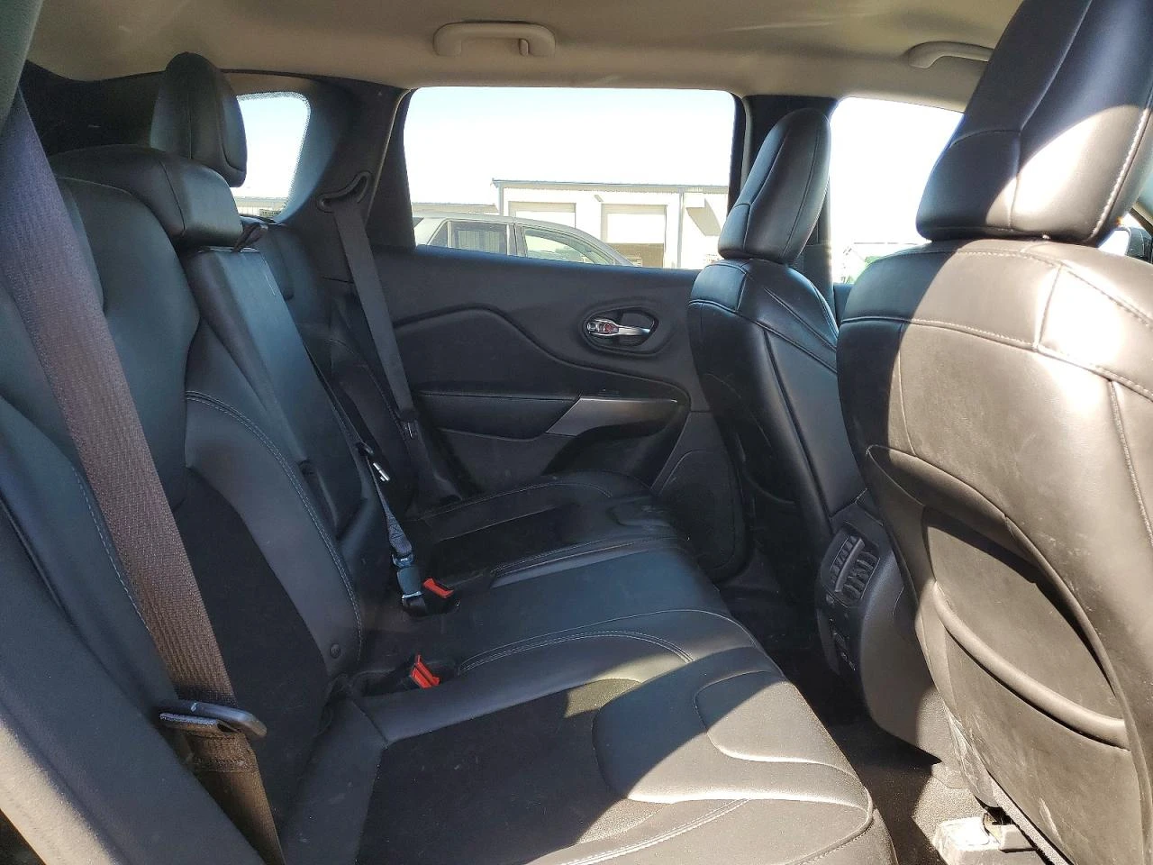 Jeep Cherokee 2.4l Latitude Plus, снимка 10 - Автомобили и джипове - 53987472