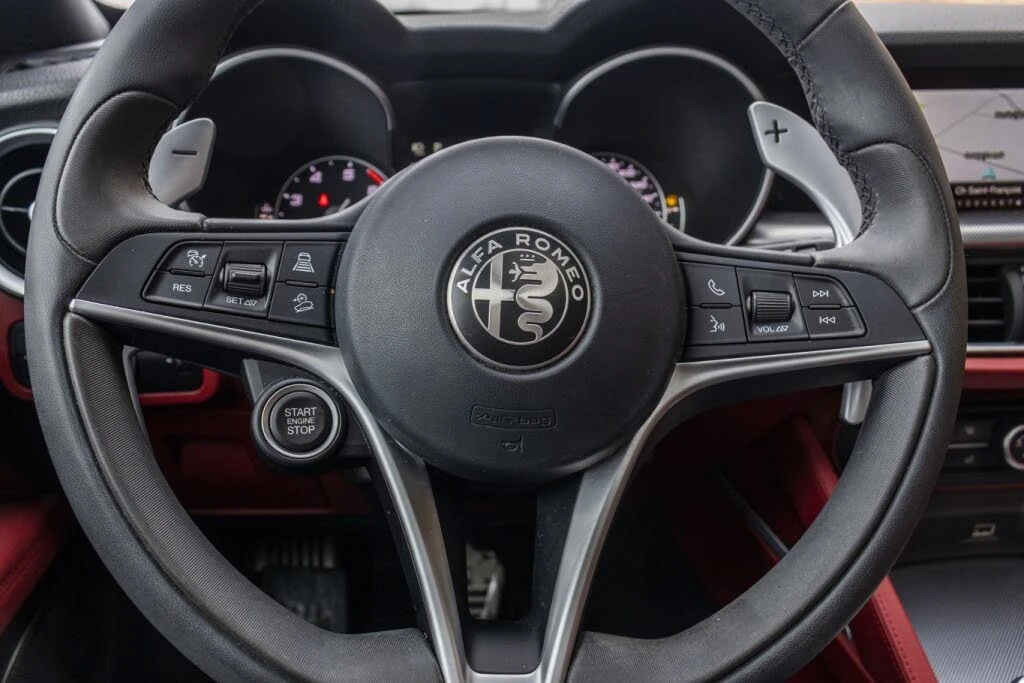 Alfa Romeo Stelvio 2018 Alfa Romeo Stelvio Ti Sport AWD, снимка 12 - Автомобили и джипове - 54678633