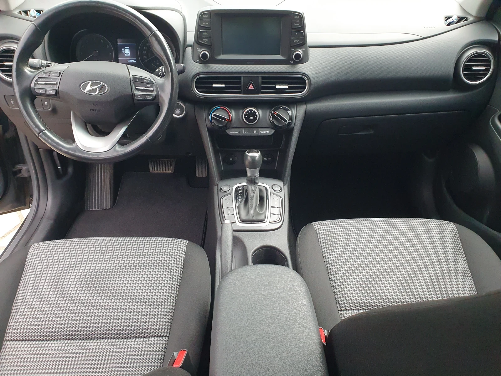 Hyundai Kona 2.0i AWD SEL, снимка 11 - Автомобили и джипове - 54717351