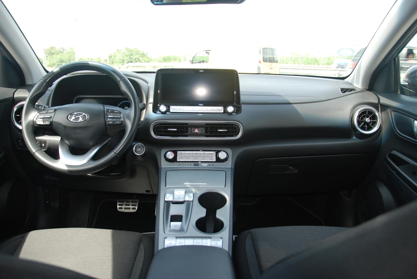Hyundai Kona 294 евро/месец ГАРАНЦИЯ / SOH 100%", снимка 10 - Автомобили и джипове - 54766069