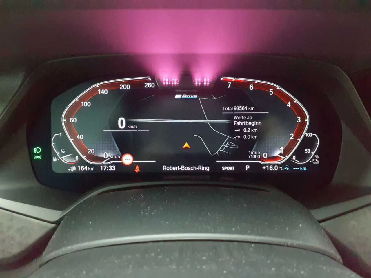 BMW X5 xDrive45ie/394HP/PANO/B&W/LASER/AHK/HUD/MEMO/370q, снимка 6 - Автомобили и джипове - 54777270