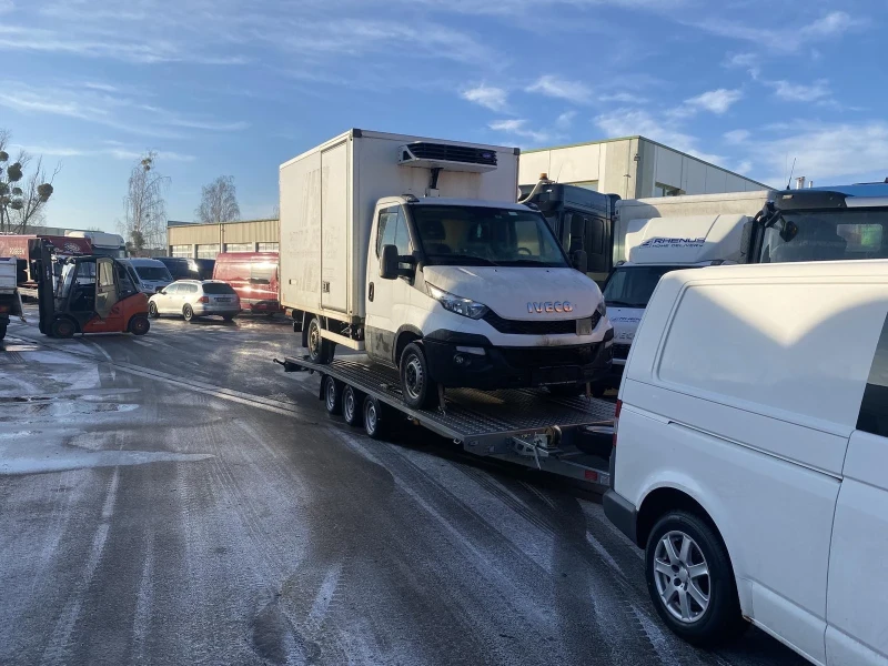 Iveco 35s13 Хладилен фургон, снимка 4 - Бусове и автобуси - 53169304