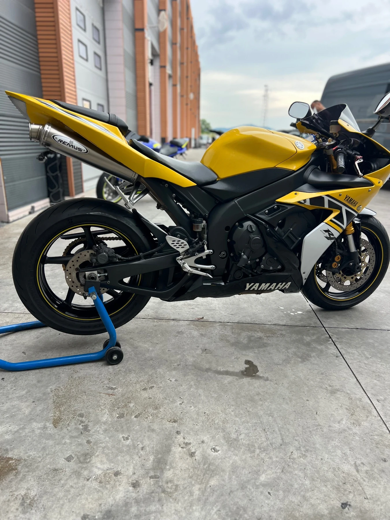 Yamaha YZF-R1 Anniversary, снимка 5 - Мотоциклети и мототехника - 54878089
