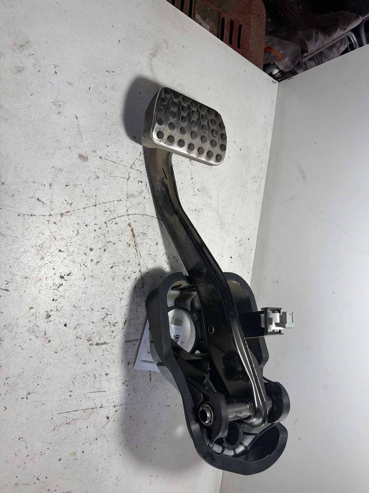 педал спирачка A2052920415 A2222940001 Mercedes C