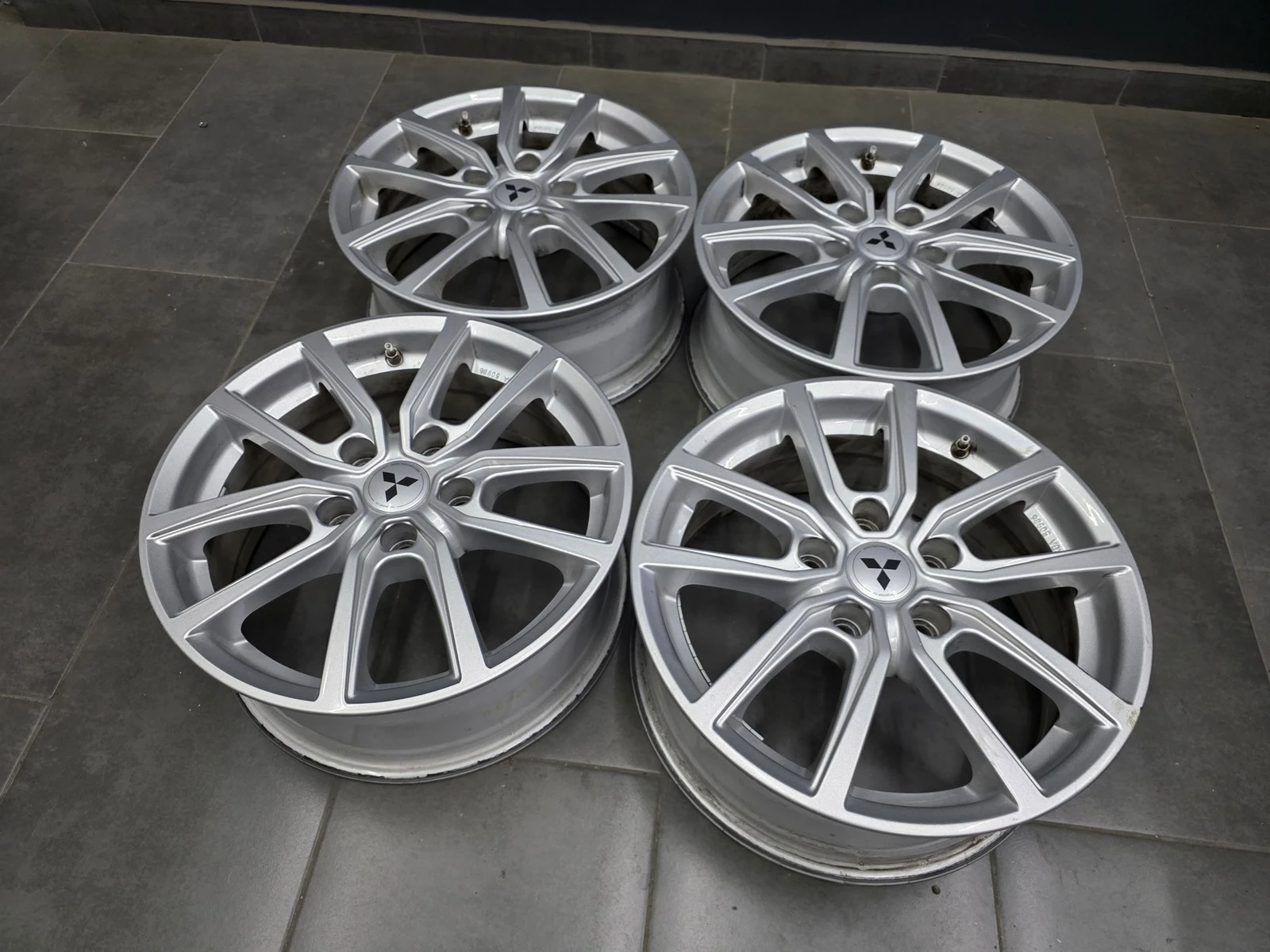 Джанти за Mitsubishi, снимка 4 - Гуми и джанти - 56687950
