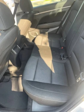 Hyundai Elantra, снимка 10