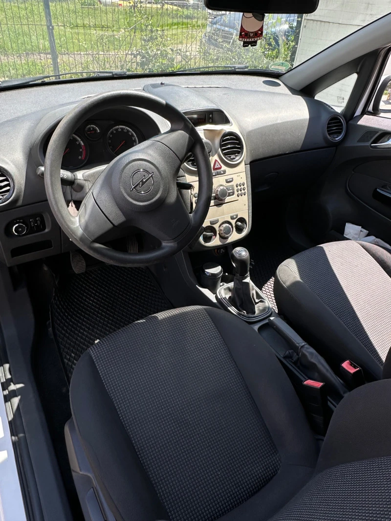 Opel Corsa 1.4 , снимка 4 - Автомобили и джипове - 47039315